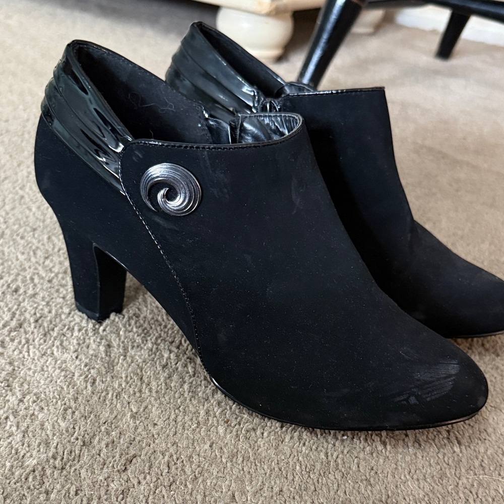 Easy Street Black Ankle Booties with Silver Accent